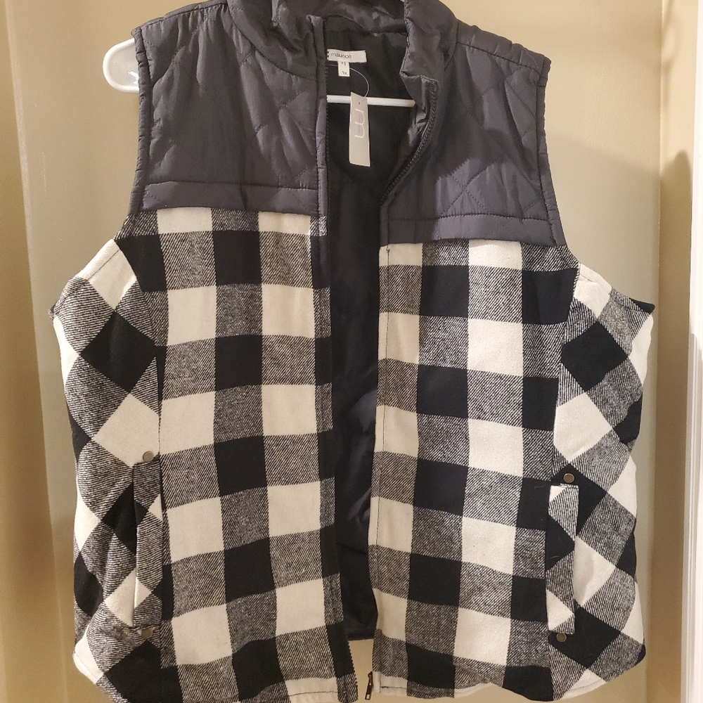 Maurice's Vest, Buffalo check black, quilted, plus size 1X
